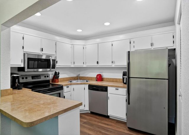 5930 Whispering Pine Way B-2, Greenacres, FL 33463