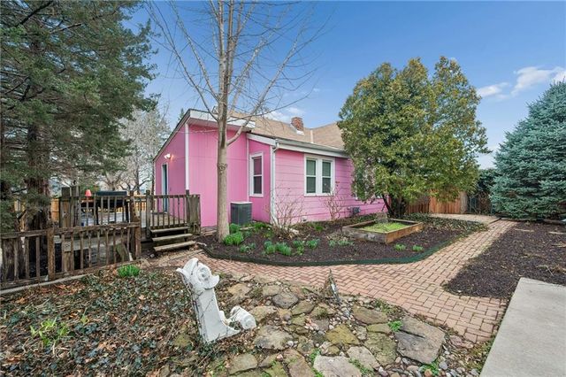 2518 Charlotte Street, Kansas City, MO 64108