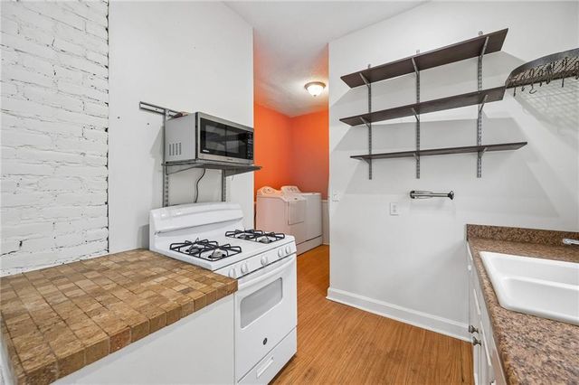 2518 Charlotte Street, Kansas City, MO 64108