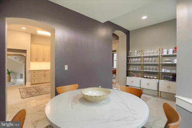 818 W UNIVERSITY PKWY, Baltimore, MD 21210