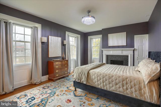 818 W UNIVERSITY PKWY, Baltimore, MD 21210