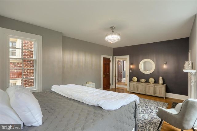 818 W UNIVERSITY PKWY, Baltimore, MD 21210