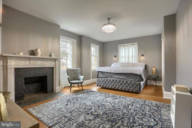 818 W UNIVERSITY PKWY, Baltimore, MD 21210
