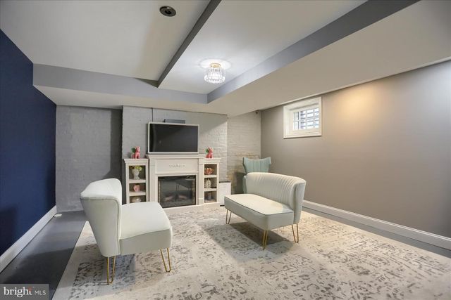 818 W UNIVERSITY PKWY, Baltimore, MD 21210