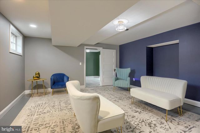 818 W UNIVERSITY PKWY, Baltimore, MD 21210