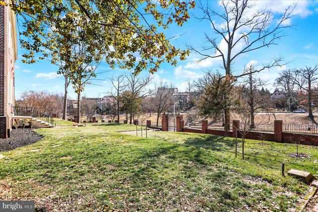 818 W UNIVERSITY PKWY, Baltimore, MD 21210