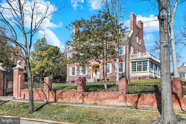 818 W UNIVERSITY PKWY, Baltimore, MD 21210