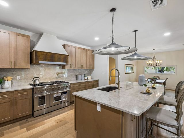 850 Estes Avenue, San Antonio, TX 78209