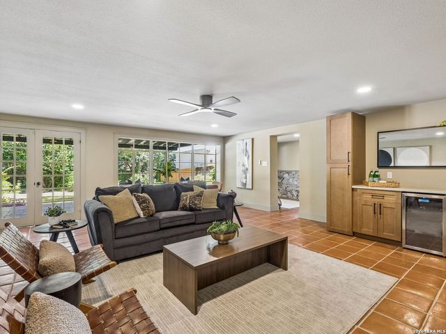 850 Estes Avenue, San Antonio, TX 78209