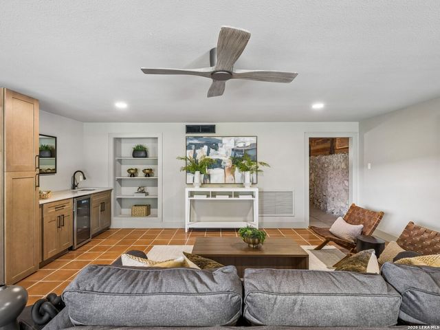 850 Estes Avenue, San Antonio, TX 78209