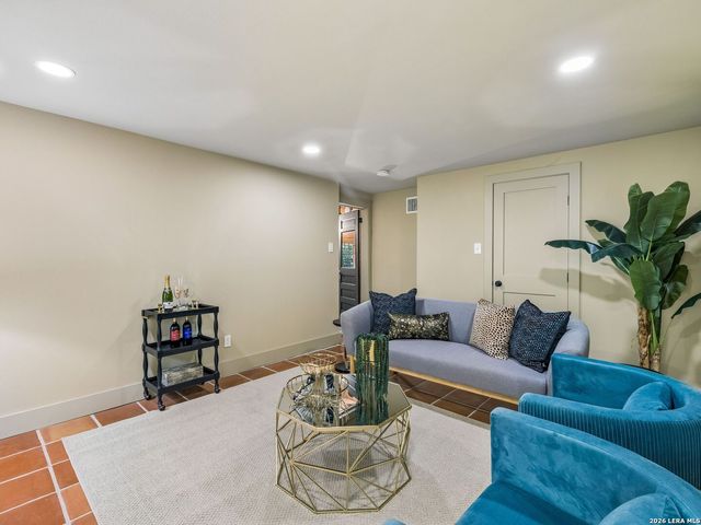 850 Estes Avenue, San Antonio, TX 78209