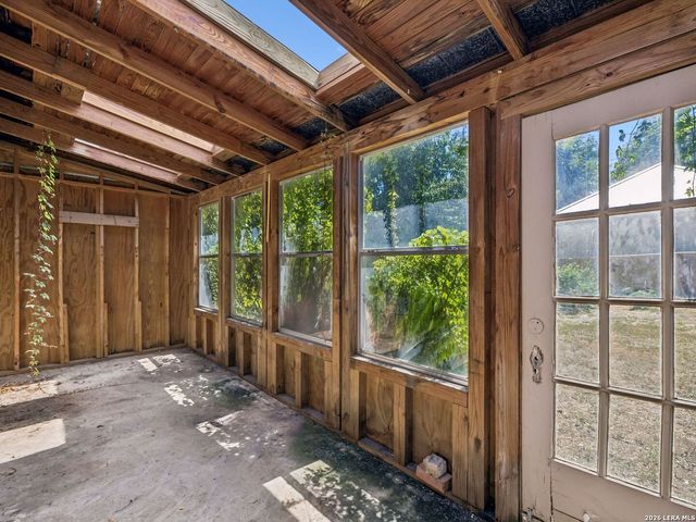 850 Estes Avenue, San Antonio, TX 78209