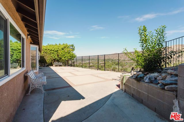 9047 Riderwood Drive, Sunland (los Angeles), CA 91040