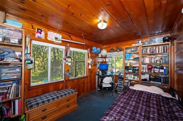 23940 Cresta Drive, Crestline, CA 92325