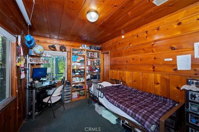 23940 Cresta Drive, Crestline, CA 92325