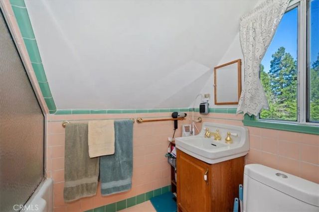 23940 Cresta Drive, Crestline, CA 92325