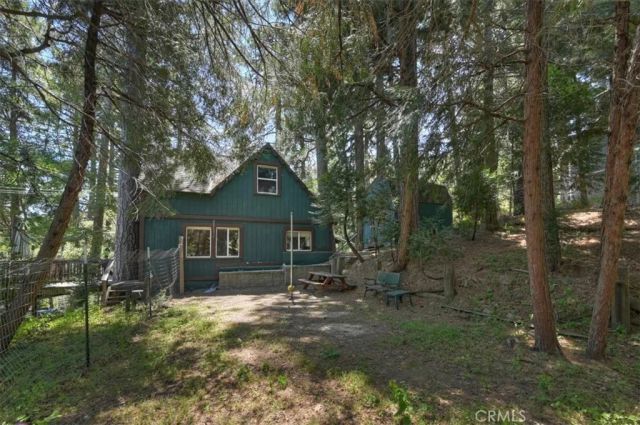 23940 Cresta Drive, Crestline, CA 92325