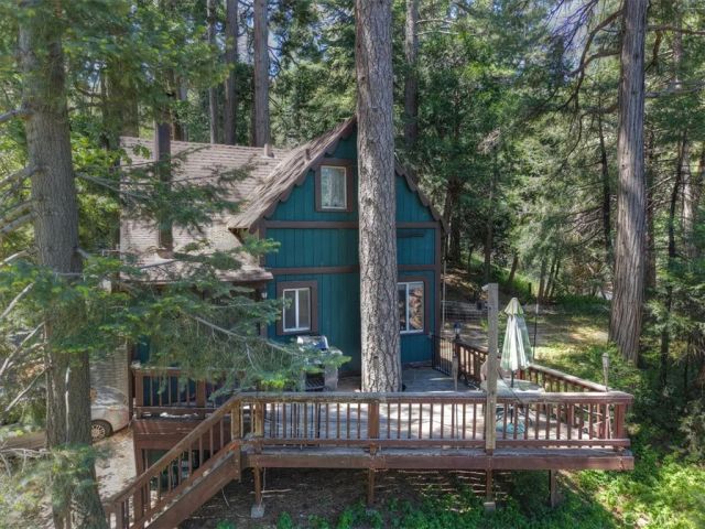 23940 Cresta Drive, Crestline, CA 92325