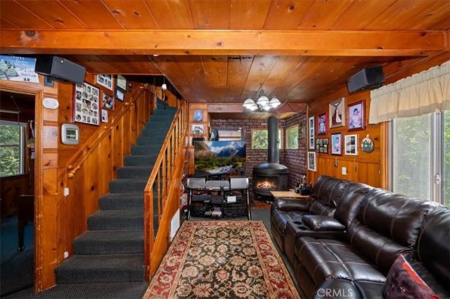 23940 Cresta Drive, Crestline, CA 92325