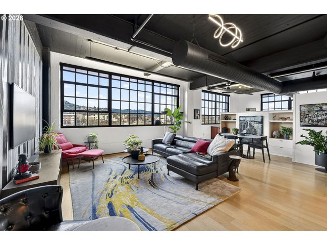 1400 Nw IRVING St 527, Portland, OR 97209