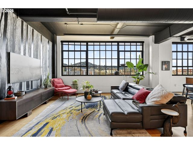 1400 Nw IRVING St 527, Portland, OR 97209
