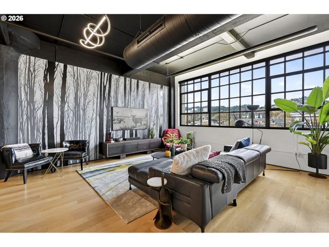 1400 Nw IRVING St 527, Portland, OR 97209