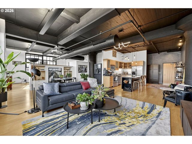 1400 Nw IRVING St 527, Portland, OR 97209