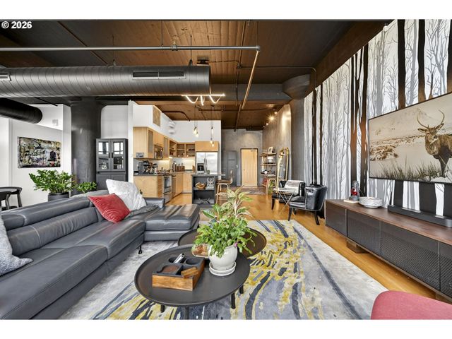 1400 Nw IRVING St 527, Portland, OR 97209