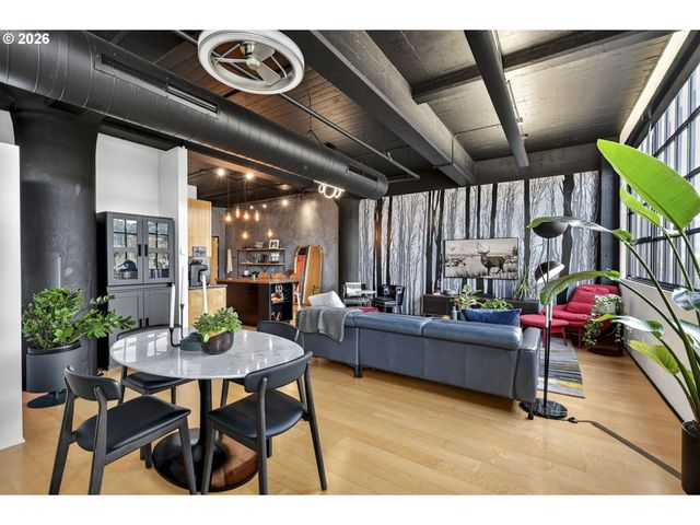 1400 Nw IRVING St 527, Portland, OR 97209