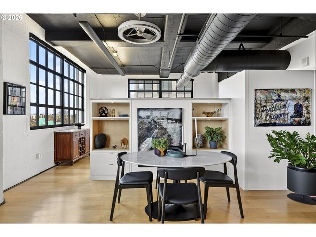 1400 Nw IRVING St 527, Portland, OR 97209