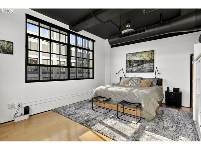 1400 Nw IRVING St 527, Portland, OR 97209