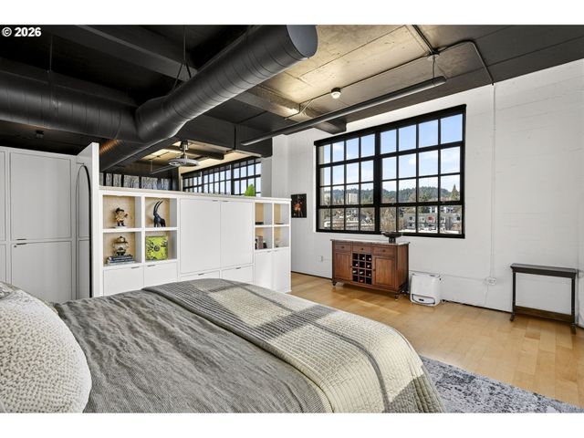 1400 Nw IRVING St 527, Portland, OR 97209