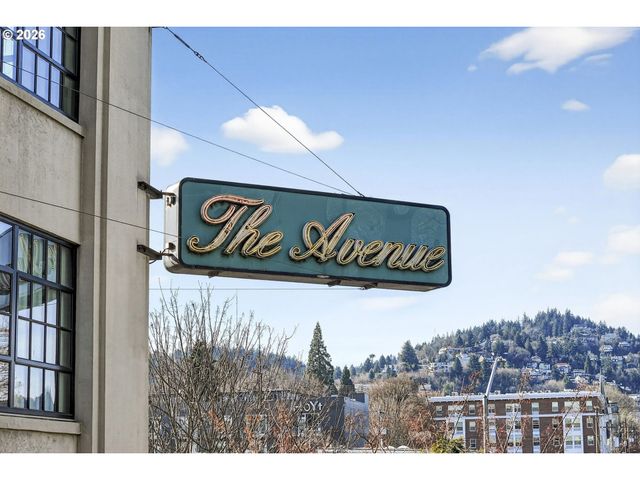 1400 Nw IRVING St 527, Portland, OR 97209