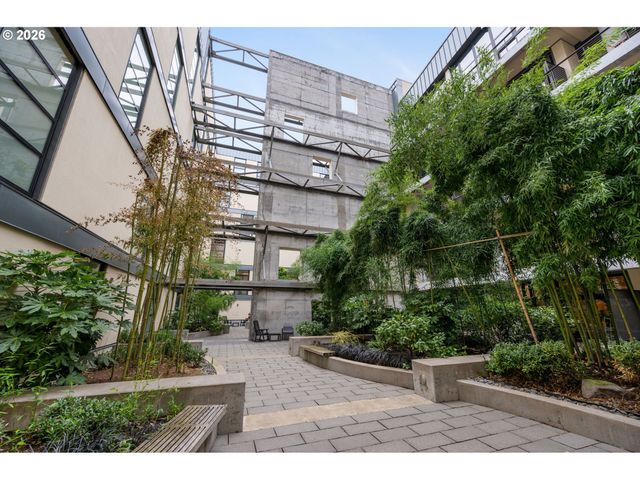 1400 Nw IRVING St 527, Portland, OR 97209