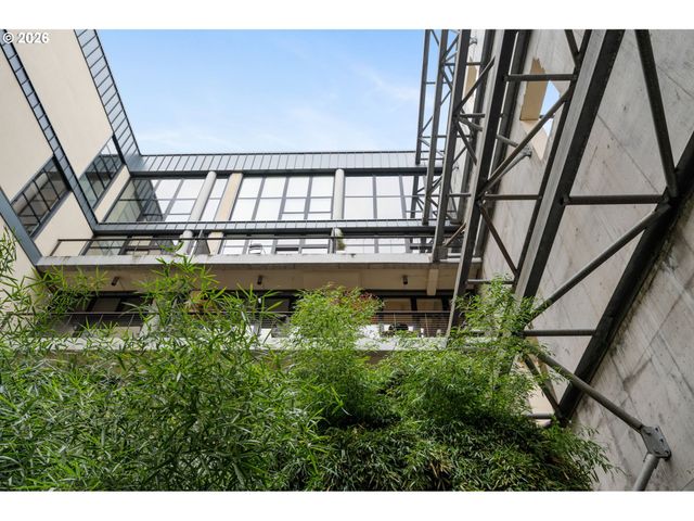 1400 Nw IRVING St 527, Portland, OR 97209