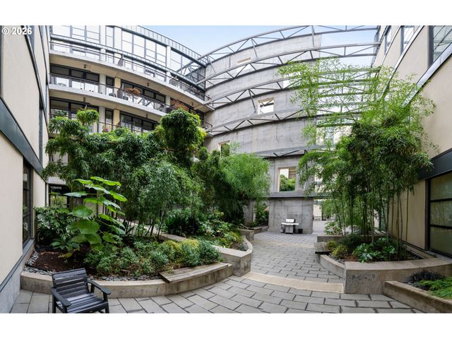 1400 Nw IRVING St 527, Portland, OR 97209