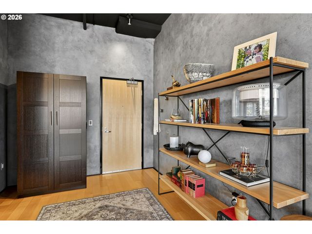 1400 Nw IRVING St 527, Portland, OR 97209