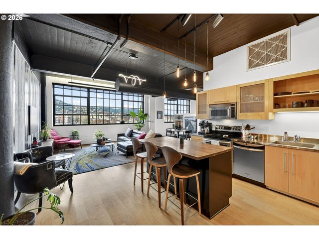 1400 Nw IRVING St 527, Portland, OR 97209