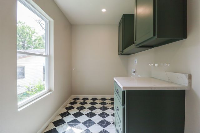 1516 W School Street, Claremore, OK 74017