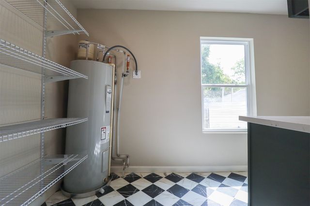 1516 W School Street, Claremore, OK 74017