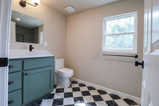 1516 W School Street, Claremore, OK 74017