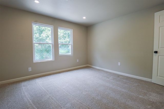1516 W School Street, Claremore, OK 74017
