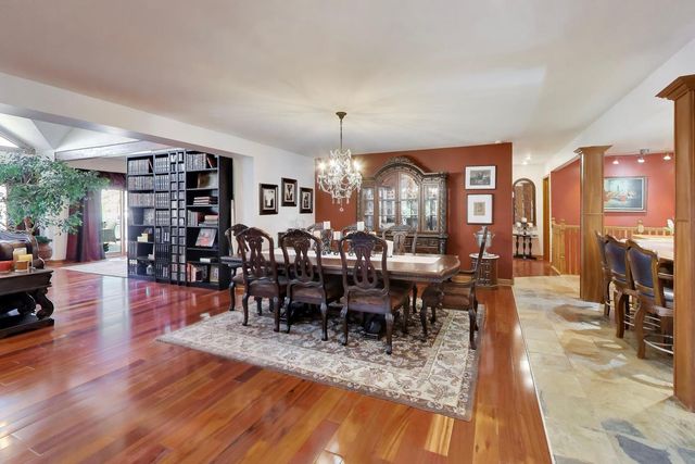 26811 N Oakdale Lane, Mundelein, IL 60060