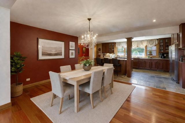 26811 N Oakdale Lane, Mundelein, IL 60060