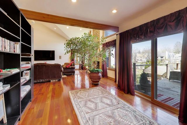 26811 N Oakdale Lane, Mundelein, IL 60060