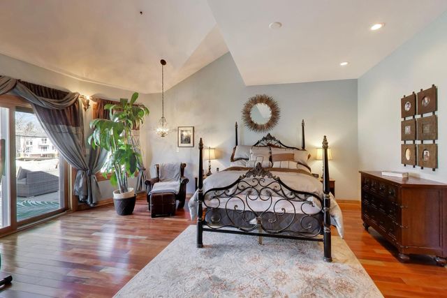 26811 N Oakdale Lane, Mundelein, IL 60060