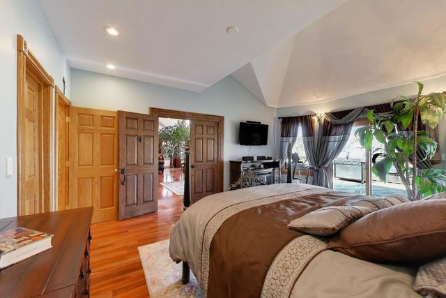 26811 N Oakdale Lane, Mundelein, IL 60060