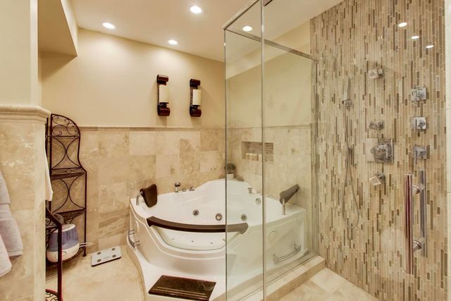 26811 N Oakdale Lane, Mundelein, IL 60060