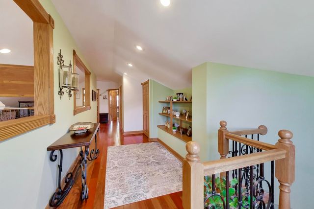 26811 N Oakdale Lane, Mundelein, IL 60060