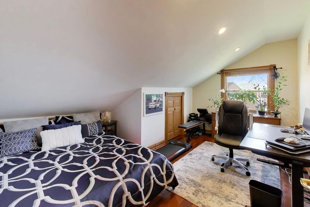 26811 N Oakdale Lane, Mundelein, IL 60060